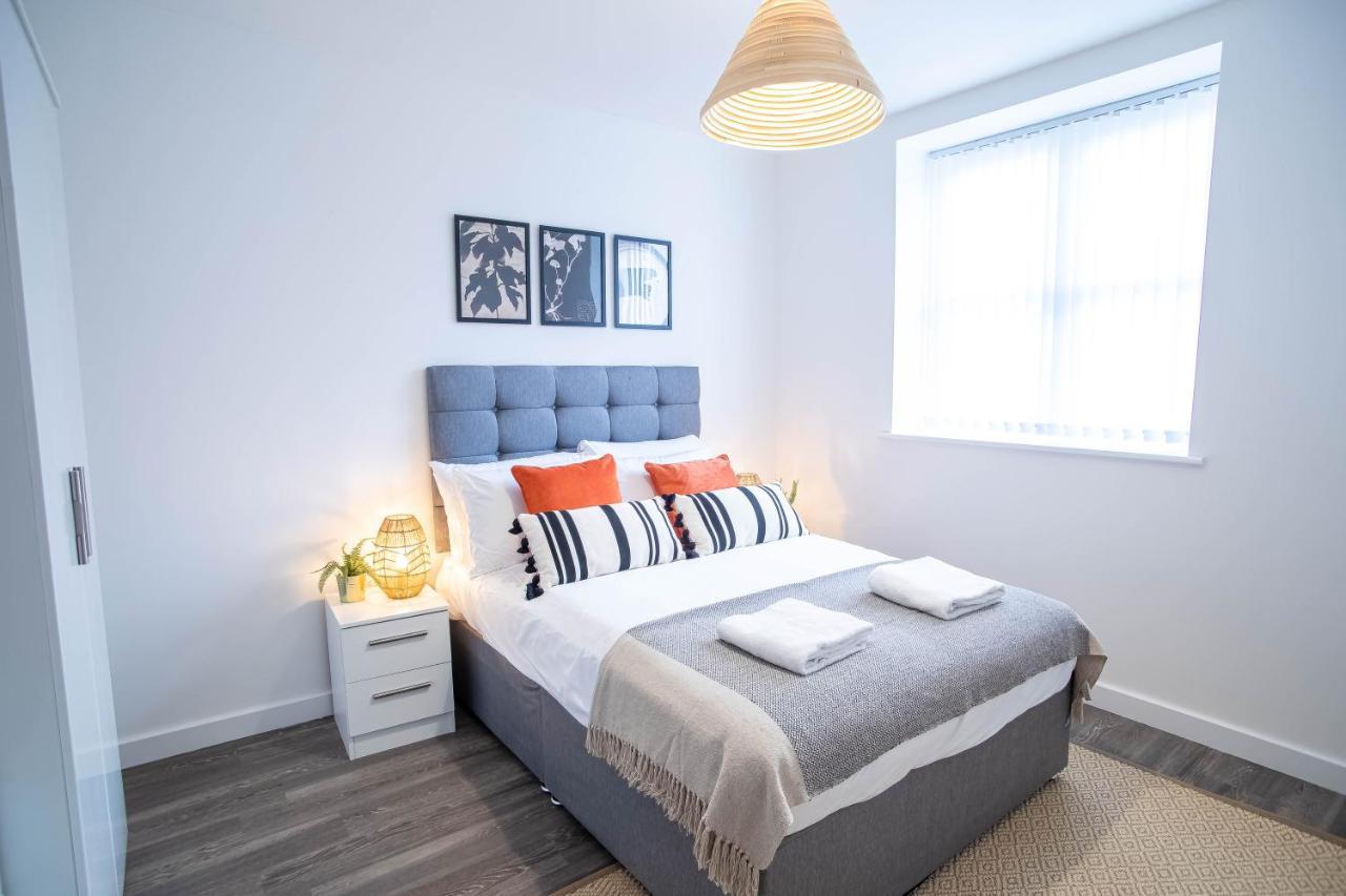 Luxury Apartments Available Next To Train Station - The Wallgate Apartments Wigan - Free Parking Exterior photo